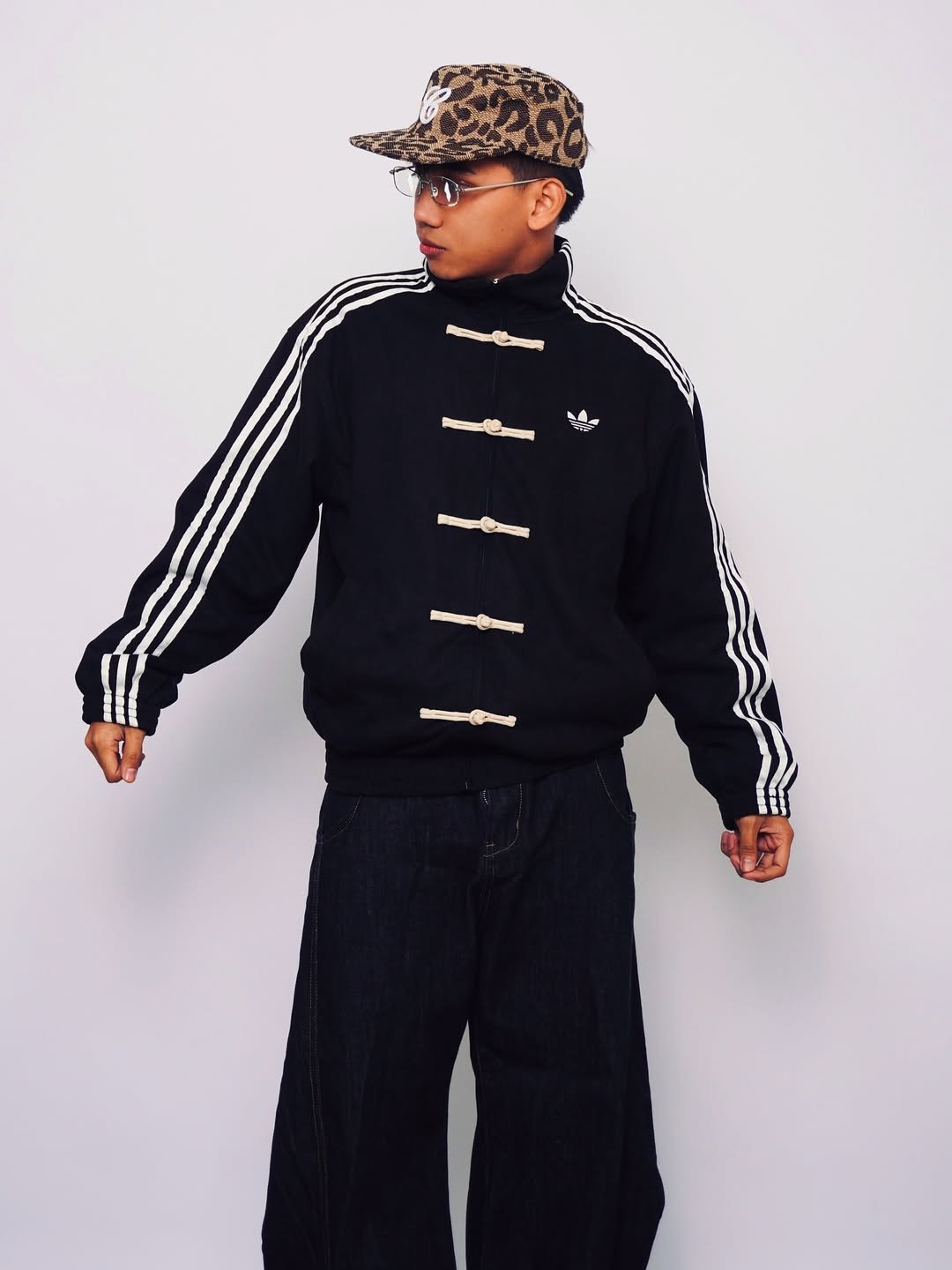 Striped Button Chinese Black Jacket – Modern Harajuku Fusion Style (BLACK)